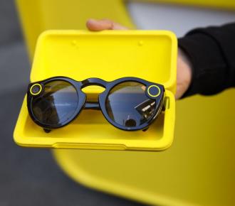 Snap released new glasses with support for AR and two cameras