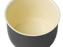 Mighty kitchen assistant - a crock-pot with a ceramic bowl
