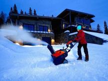 The shovel is no longer needed: a description and rating of the best snowplows