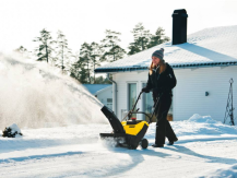 Gasoline snow blowers - ideal help in the fight against skidding