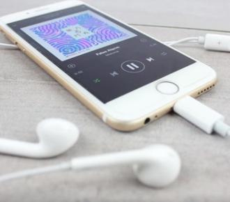 Headphones on iPhone 10