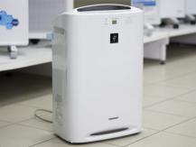 Photocatalytic air purifiers