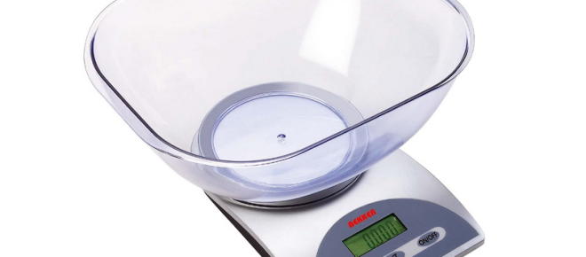 Original models of compact scales for the kitchen