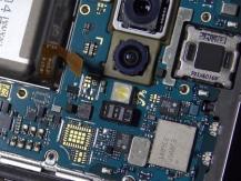 Samsung Galaxy S10 + completely disassembled and studied