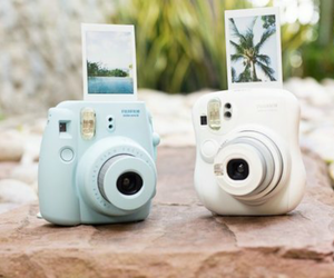 polaroid type camera