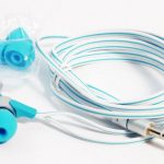 High-quality sound with droplets in the ears