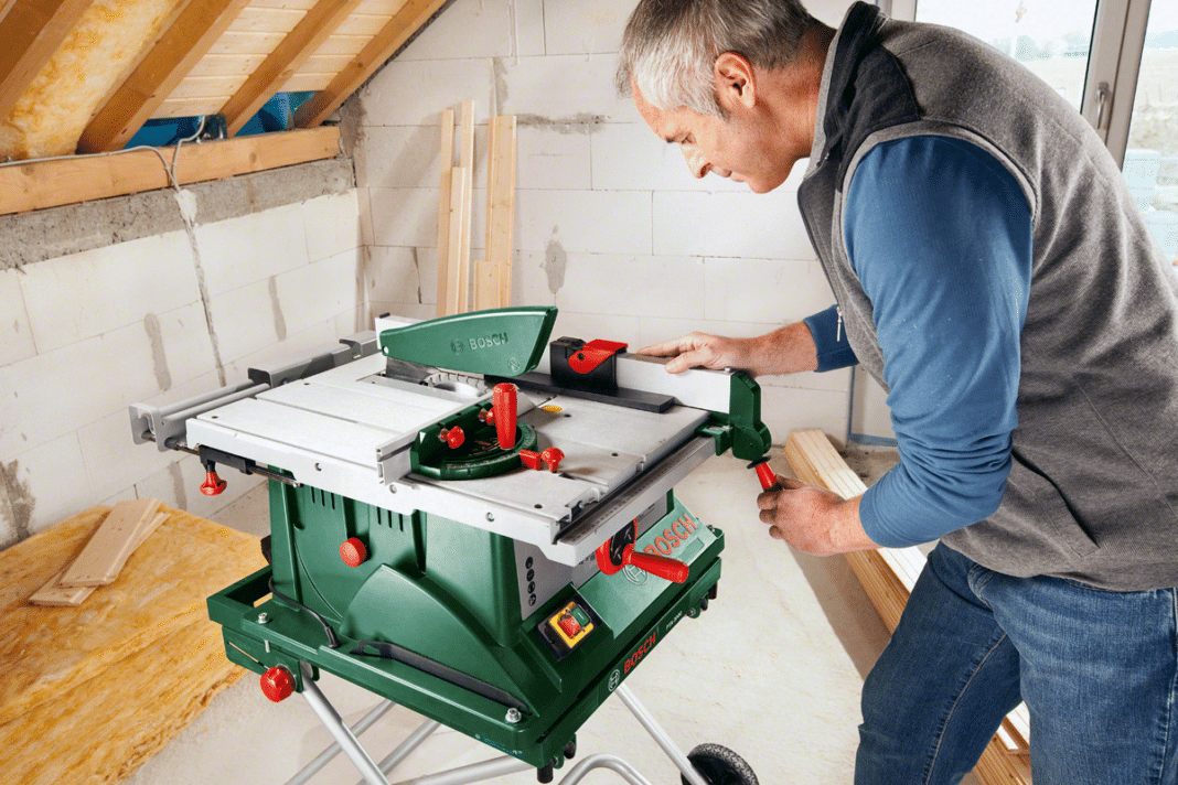 stationary circular saw